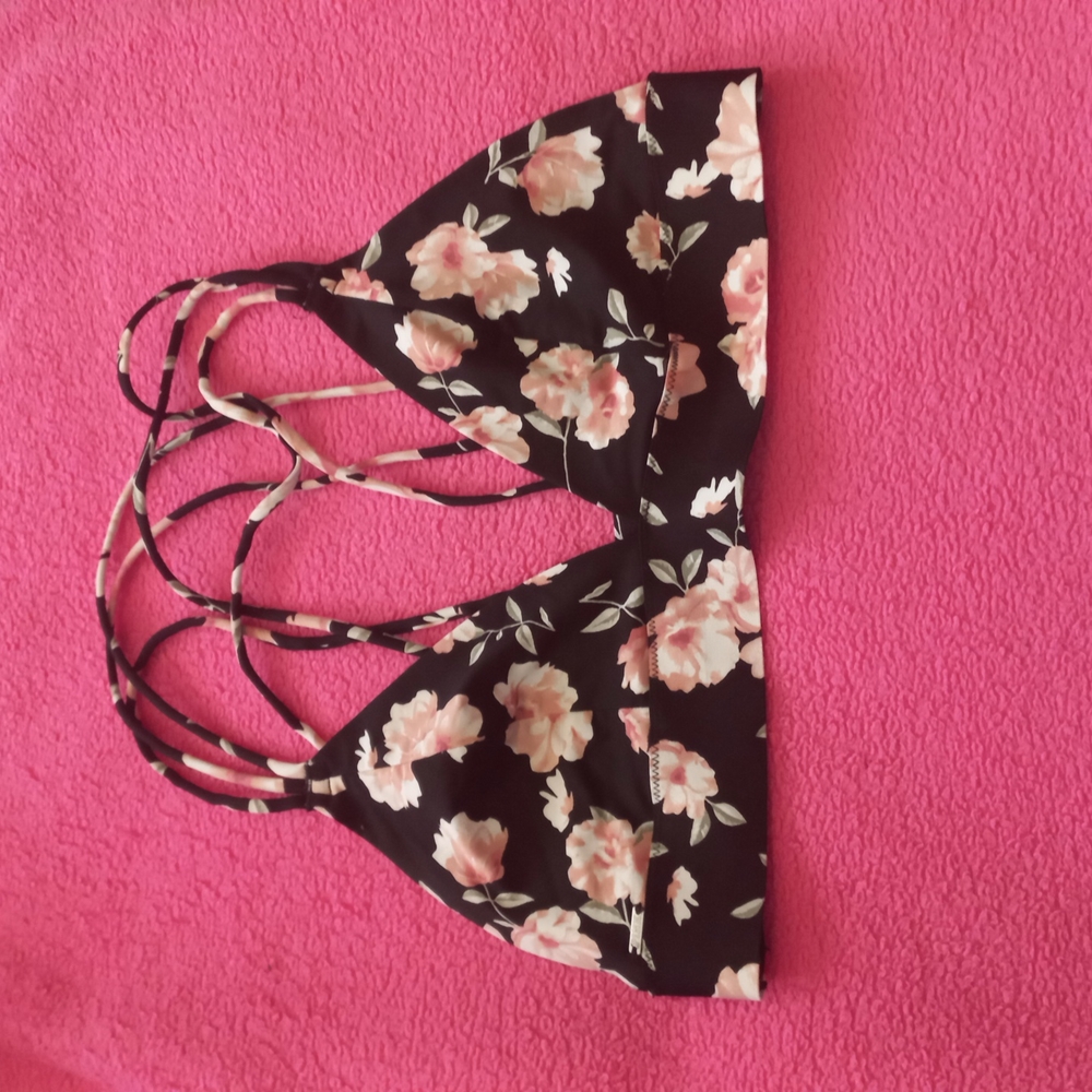 VICTORIA SECRET. - Picture 2 of 4